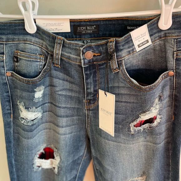 Judy Blue - Mid Rise Red Buffalo Plaid Skinny Jeans - Size 29/9 - NWT - Picture 6 of 15